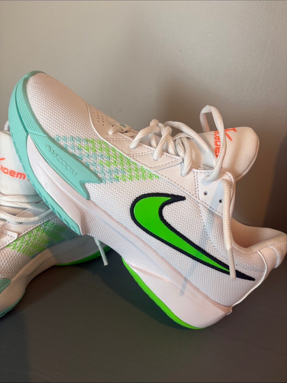 Nike G.T. Cut Academy Basketball Shoes Size M 8.5 / W 10 Style FB2599-107